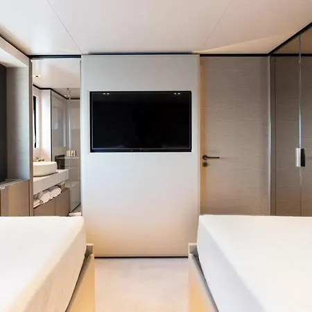 Båthotell Luxury Yacht Moretti In Tropez *