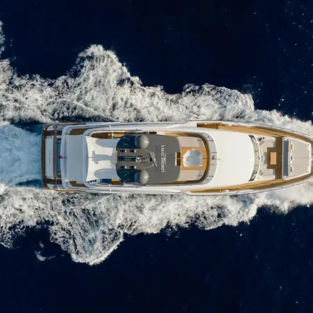 Botel Luxury Yacht Moretti In Tropez *