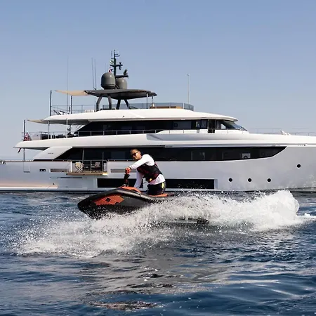 Luxury Yacht Moretti In Tropez Botel